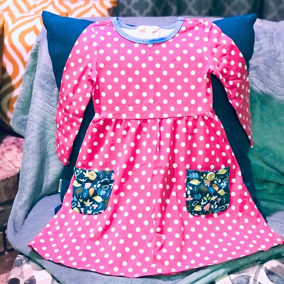 Matilda jane collecting leaves 4... - Picture 4 of 4